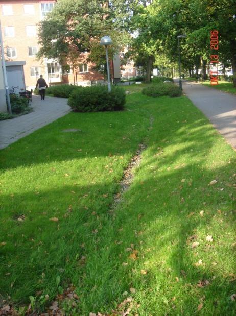 Trug Beskrivelse: Trug er brede eller smalle kanaler/fordybninger dækket med græs eller anden bevoksning. De er beregnet til at aflede og/eller opmagasinere afstrømningen.