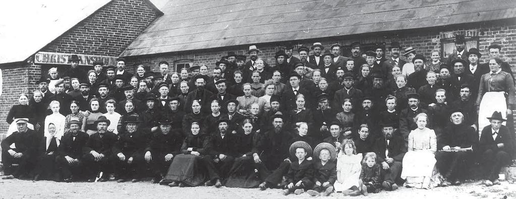 Deltagere i kapsejlads ved Feggesund færgekro 1903. Deltagerne kom fra Øsløs, Amtoft, Feggesund og Mors. På Mors-siden blev kroen ejet af Søren Sørensen, der senere overtog Østvildsund kro.
