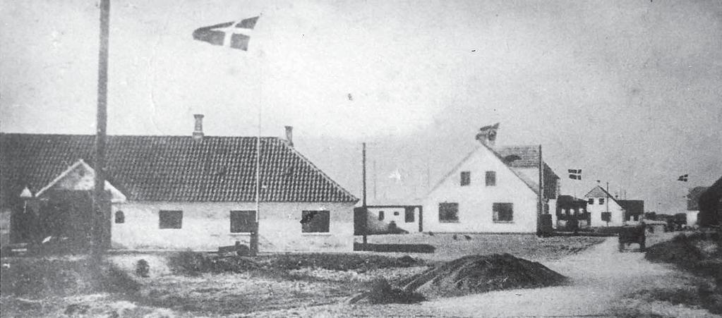 Lildstrand med Strandgården i forgrunden ca. 1945.
