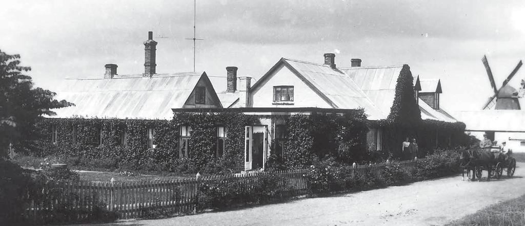 Vejlerne: Inspektørboligen og møllen ved Bygholm 1901. i 7 husmandslodder, nuværende Søndergårdsmark 11, 12, 14, 15, 16, 17, 18. I 1924 bliver der udstykket endnu en ejendom, Frimervej 10.