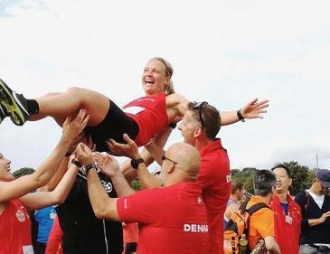 Danmark har fået en kvindelig verdensmester i militær femkamp. Sara Hjalager holdt de kinesiske konkurrenter bag sig i et tæt terrænløb. 31-08-2018 - kl. 11:08 Af Anders V.