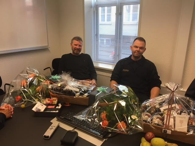 De to herrer blev begavet med blomster og lækkerier på deres sidste arbejdsdag hos os. Per Allan Nielsen er pr. 1. februar udnævnt som ny Områdekoordinator Vest.