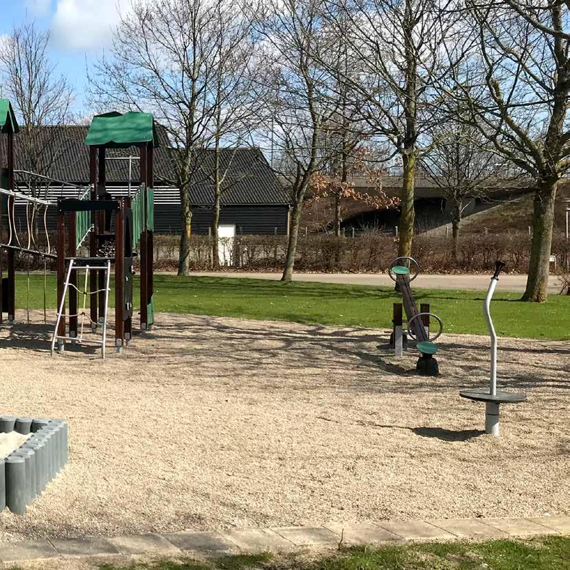 Stensbjerg Huse, 4600 Køge Stenbjerg Huse har opgraderet deres nedslidte legeområde til en ny og indbydende legeplads.
