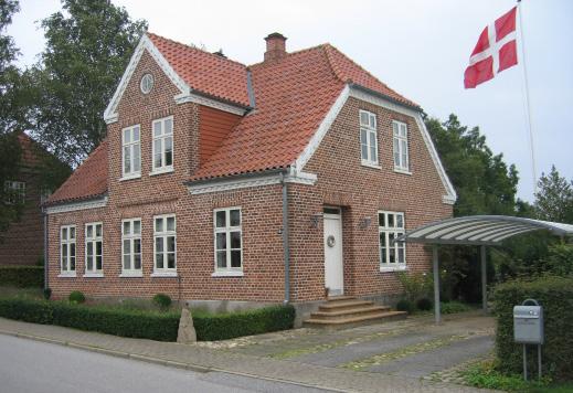 autentisk, trods flere renoveringer Rødding Torvet Markant Bedre Byggeskik hus