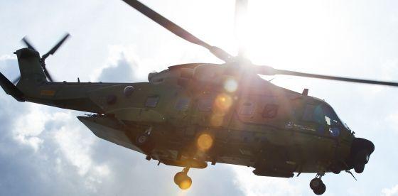 Laserlys mod Forsvarets helikopter Natten til onsdag blev en af Forsvarets EH101 helikoptere belyst med en laser under en øvelsesflyvning.