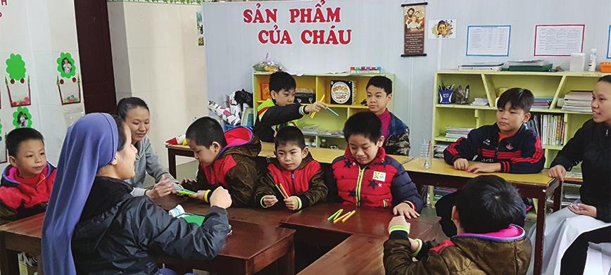 Kontraktfornyelse med House of Hope i Vietnam Sankt Vincent Grupperne (SVG) har i en årrække støttet 2 projekter i Vietnam, der hver især drives af kongregationen Lovers of the Holy Cross.