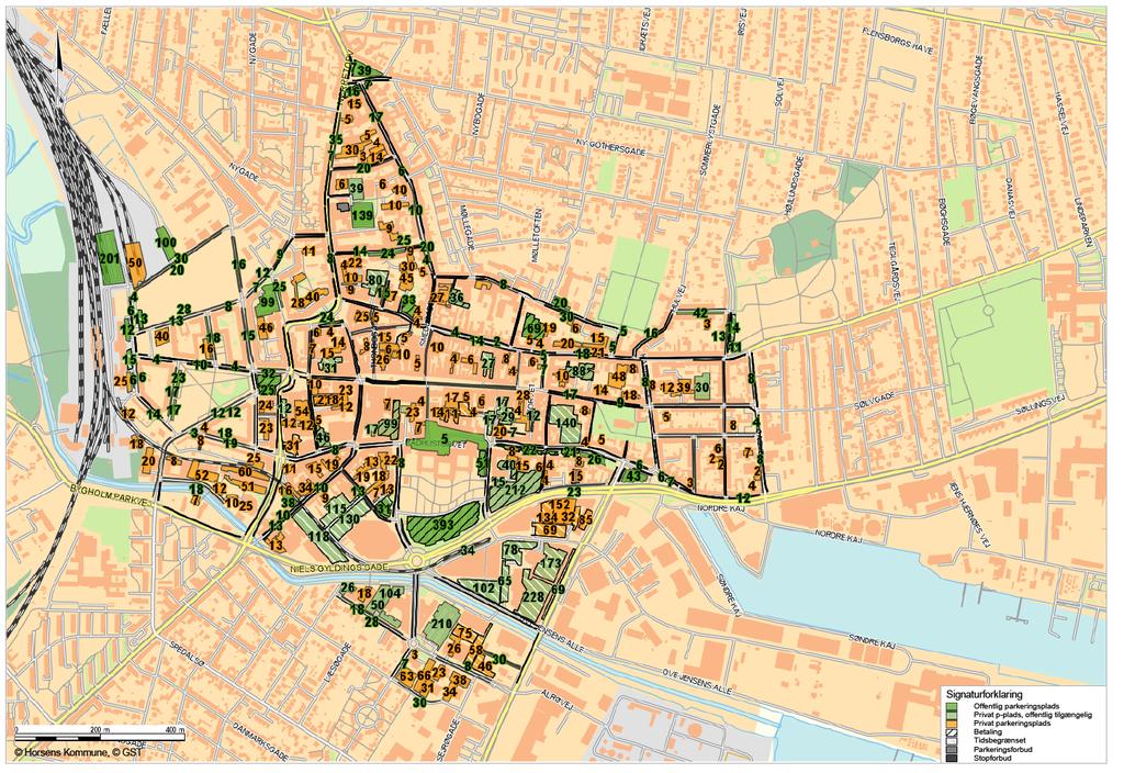 Figur 1. Kortet viser en samlet oversigt over parkeringspladser i Horsens midtby (offentlige og private). Figur 2 viser de offentligt tilgængelige parkeringspladser med betalingsparkering.