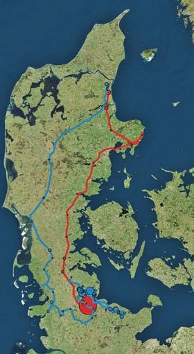 Trækket af to unge danske kongeørne i 2015-2016 fra Høstemark Skov (blå) og Tofte Skov (rød) fulgt med GPS/GSM sendere.