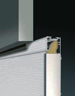 Alle aluminiumsprofiler og beklædninger som er synlige udefra er anodiseret og lakeret i den samme farve som portbladet.