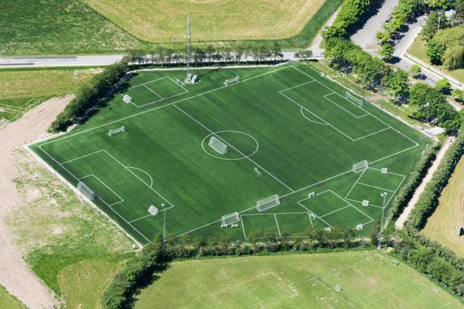 3.800 m² Dronningborg: 1 fodboldbane FIFA