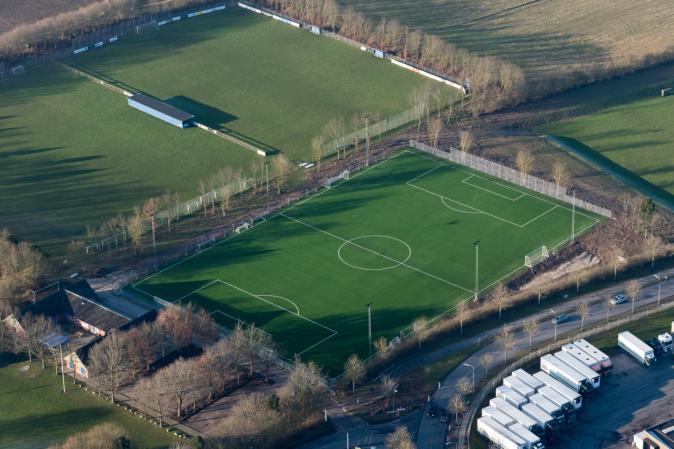 100 m² Sanderum BK : 1 fodboldbane