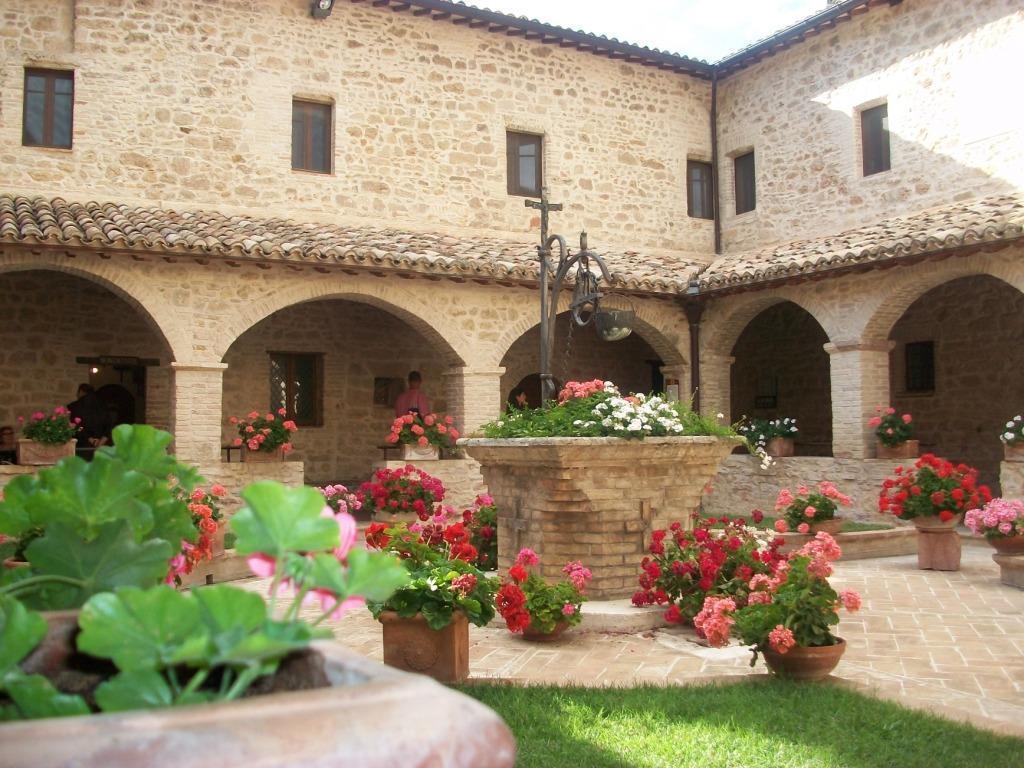 Klostergården i San Damiano i maj 2018.