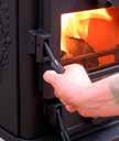 It is important that the fresh quantity of wood starts to burn quickly. To ensure the fuel lights quickly, open the combustion air to max.