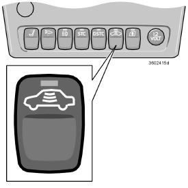 Lås og alarm en meddelelse på displayet, indtil nøglen fjernes fra tændingslåsen. Når tændingen tilsluttes næste gang, tilkobles sensorerne igen. ADVARSEL!