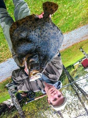 Kæmpe Pighvarre fanget på flue i Norge 9,26 kg og
