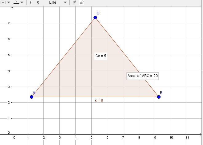 Nu skal din trekant se sådan her ud: Opgave 2) Nu hvor du ved hvordan trekanter virker i Geogebra skal du selv lave fire nye trekanter. 1. En retvinklet trekant 2. En ligebenet trekant 3.