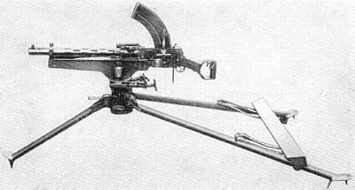 8 mm maskingevær M.1929 i maskingeværtrefod M.1929. Fra Kilde 2. 8 mm maskingevær M.