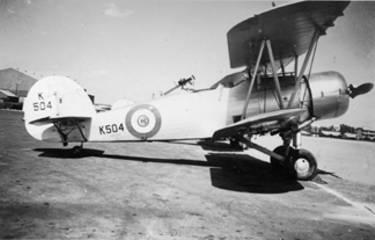 I 1934 leveredes de første egentlige militære flyvemaskiner fra England - 10 stk. Avro 626 9). Hawker Audax. Fra Sergeant Geoffrey Grierson (No.
