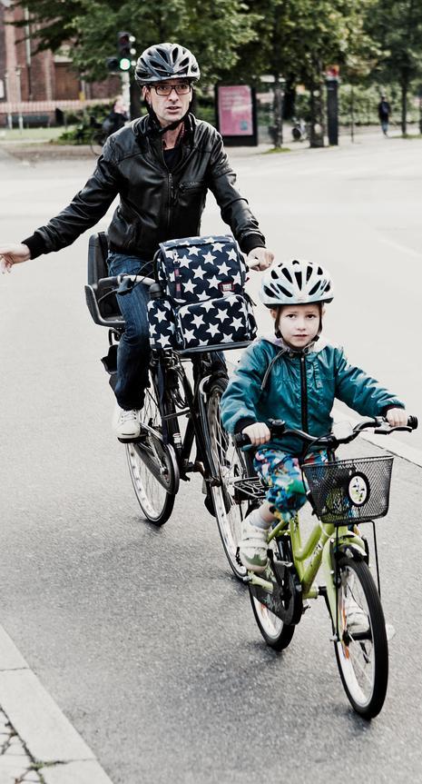 Indledning Tårnby Kommunes vision for cykeltrafikken er, at kommunen er en trafiksikker cykelkommune og at vi alle er cyklister og bruger cyklen i det daglige.