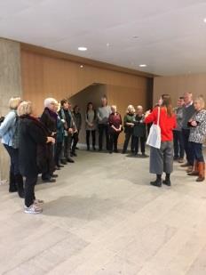 Nyt fra pensionisterne Mandag d. 19. marts kl. 14 mødtes vi 19 pensionister i Café Shabaz, Mærsk tårnets café. At se tårnet og komme ind i det var en overvældende oplevelse. Kl.