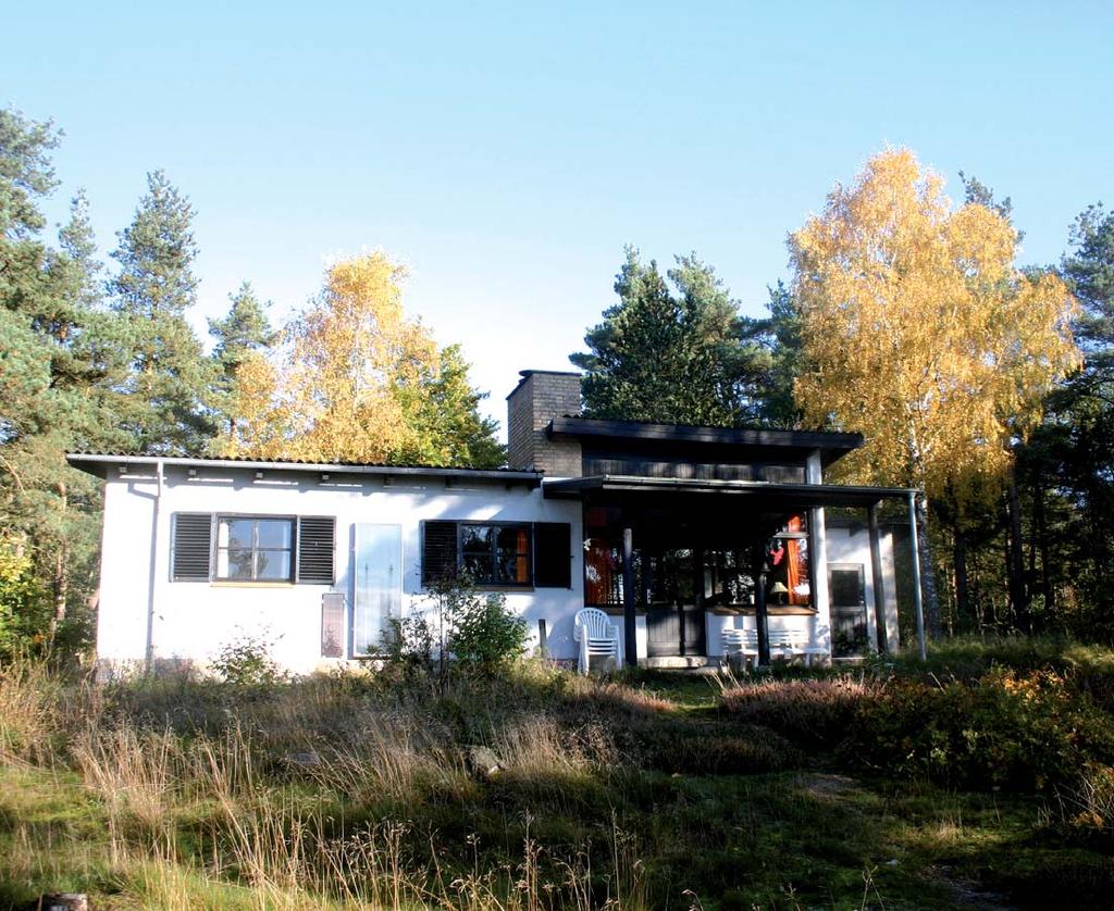 HUSK FUGLEVÆRNSFONDEN I DIT TESTAMENTE Bogpeters hytte ved Stubbe Sø. Foto Martin Iversen.