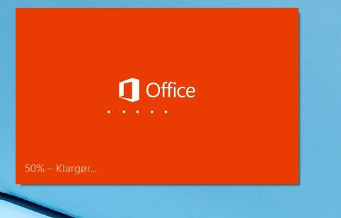 3. Tryk der næst: Kør 4. Nu kan du se på din skærm, at Office365 er i gang med at blive klargjort 5.