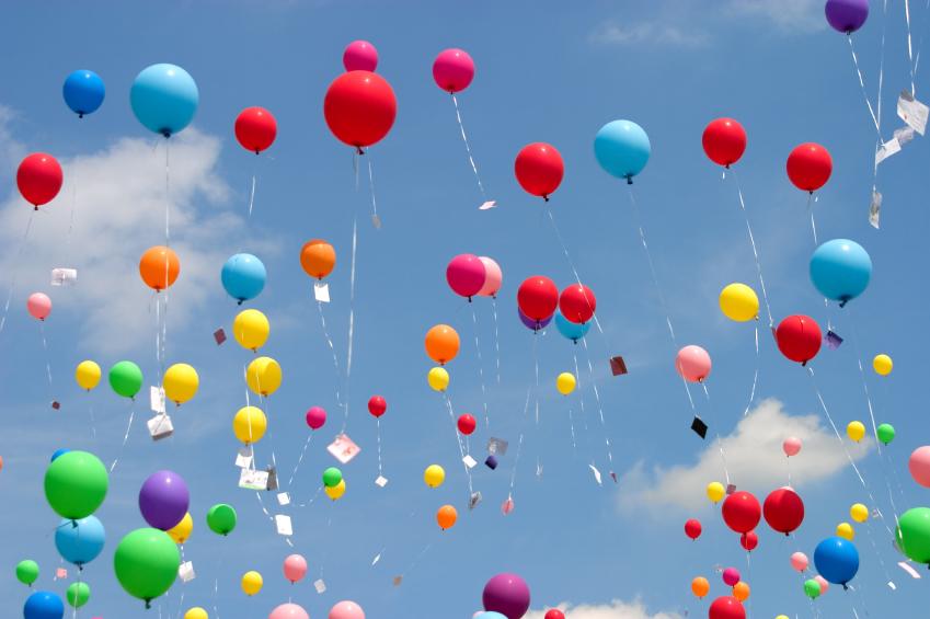 Opgave 1. Point: 27 Gasballoner med et pift En ballon pustes som regel op med almindelig atmosfærisk luft, men også andre luftarter kan anvendes.