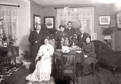 Før vi forlader familien Hansen inviterer vi derfor os selv til globryllup med et foto taget ved bryllupsfesten for Andreas Johannes og Alma Margrethe Louise Kristiane (f. Simonsen) i 1907.