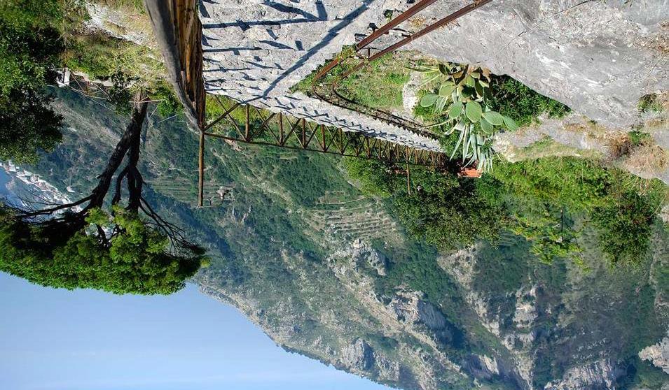 Rejser til Italien Amalfi kysten Agriturismo omgivelserne Inkluderet aktivitet: Vandretur til og besøg i Ravello 3-5 timers varighed Måltider indkluderet: Morgenmad, middag Fantastisk udsigt fra 1100