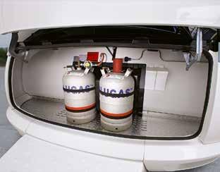 RUMMELIG GASKASSE Gaskassen kan let indeholde 11-kg gasflasker, kiler, håndsving og