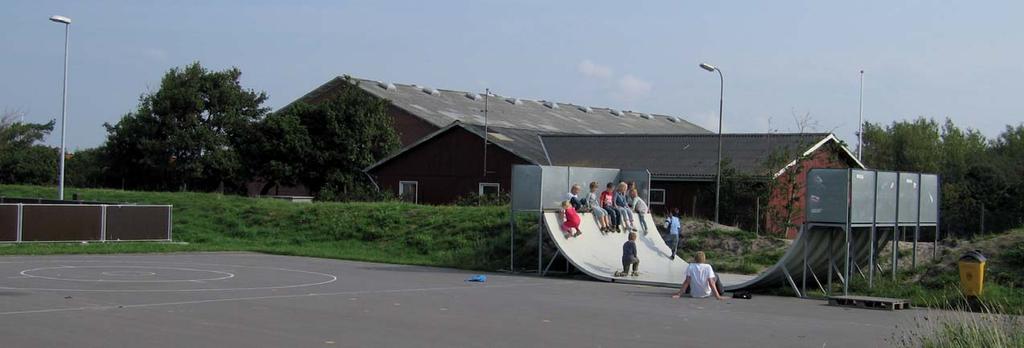Klimabelastning fra Fanø Kommune Fanø Kommune består af forvaltningen og en række institutioner inden for børnepasning, plejehjem, skole mv.