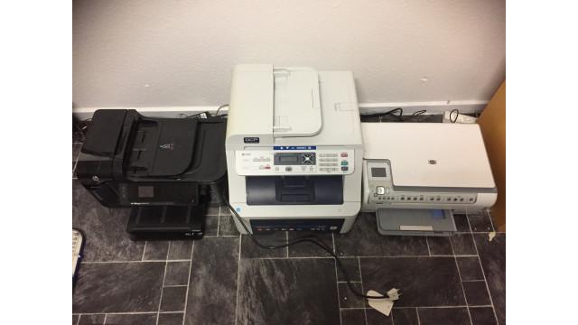 printere (2 inkjet 1 laser ingen funktionsgaranti) Auk: 2551 Kat: 19. Auk: 2551 Kat: 20.
