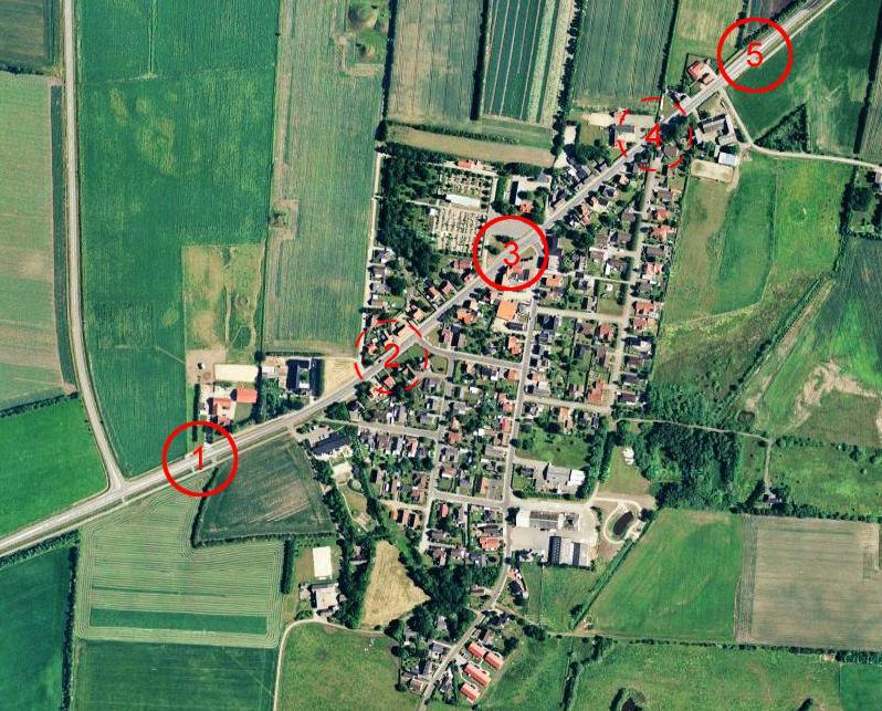 Chikanerne Chikanerne laves for at nedsætte hastigheden på trafikken på Skads Byvej. De placeres cirka midtvejs mellem hver byport og Kirkepladsen (se kortet s. 4).