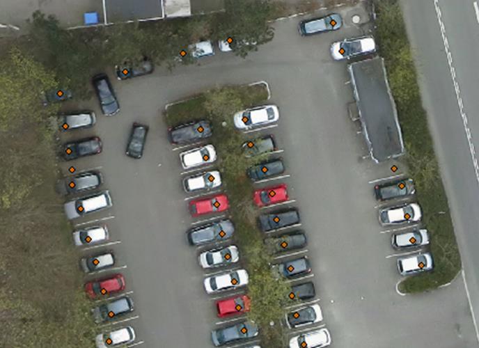 22 PARKERINGSTÆLLING I ALBERTSLUND MIDTBY 5 Parkeringernes varighed Ved at sammenligne luftfotos fra forskellige tidspunkter kan man genfinde biler og dermed se, hvor mange biler, der har holdt