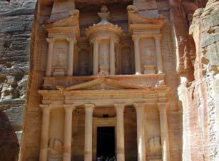 Mange vil kende til nabatæernes fantastiske bygningsværker i byen Petra. Foto: Jordan Tourist Board Ruiner fra den kristne koloni på øen Failaka ud for Kuwaits kyst.