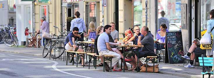 vi er tilfredse med at nyde kaffen udendørs 89 % af københavnerne er generelt tilfredse med mulighederne for, at kunne sidde udendørs på caféer og restauranter i København.