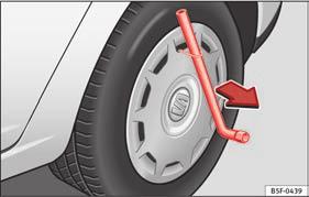 Hvis det var muligt at opnå et dæktryk på 2,0-2,5 bar, skal du køre videre med det samme med maksimalt 80 km/h (50 mph). Kontroller dæktrykket igen efter 10 minutters kørsel Side 92.