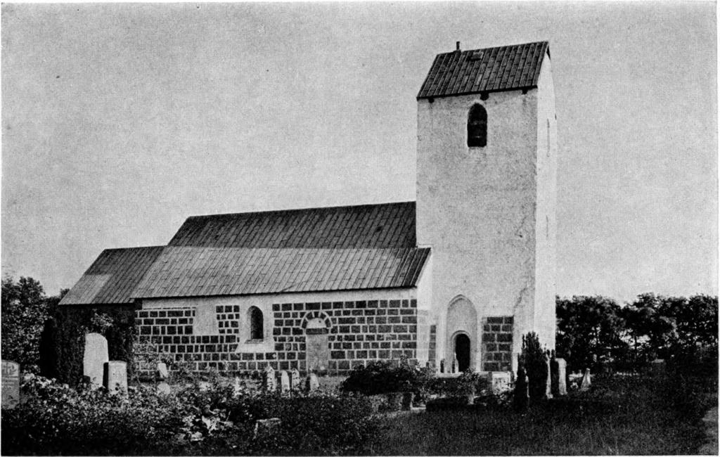 Fig. 1. Villerslev. Ydre, set fra Nord. V. H. 1935 VILLERSLEV KIRKE HASSING HERRED Omkring 1630 og 1666 havde Kongen Patronatsret 1 til Kirken, der er Anneks til Hassing.