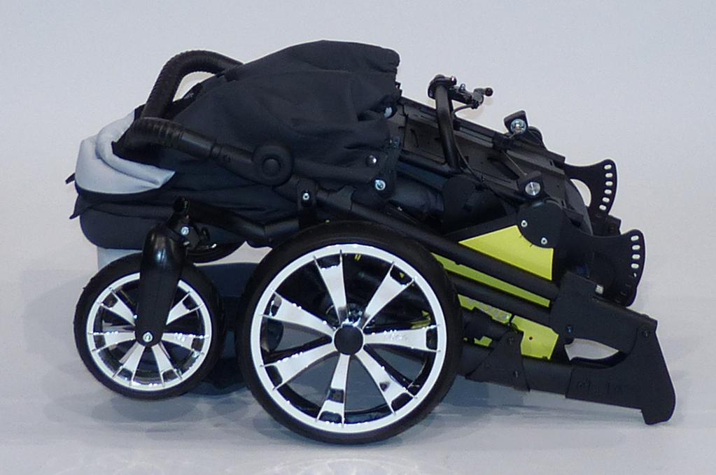 2 Standard udstyr: - Justerbar sædedybde og -bredte, samt ryghøjde - Regulerbart sædetilt og rygvinkel - Svingbare forhjul med lås - Alu design fælge (plast) - Fodplade er vinkelregulerbar -
