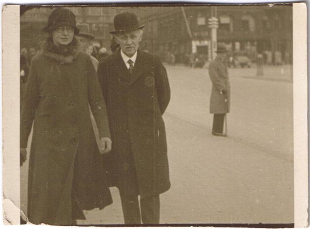 TIl venstre: Alfred Sylverius og Betty Alvilda