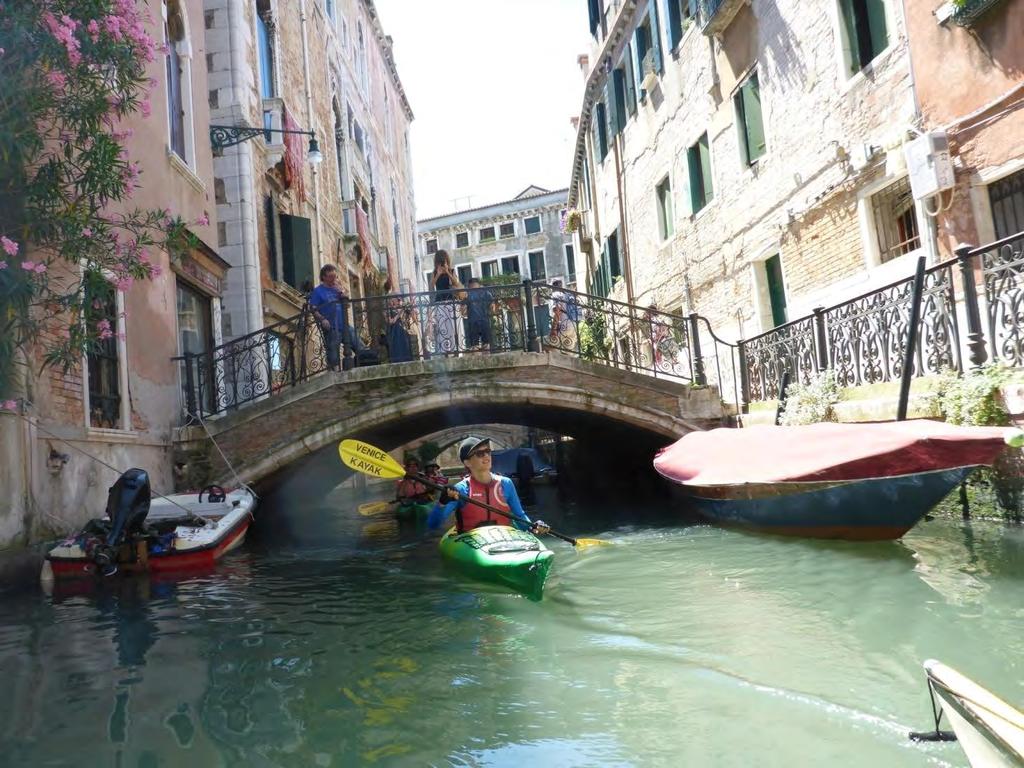 Nyhedsbrev 1 2019 Kajak i Venedig - Jette Kyed Larsen I sommeren 2016 var Malthe og jeg på ferie i Italien.