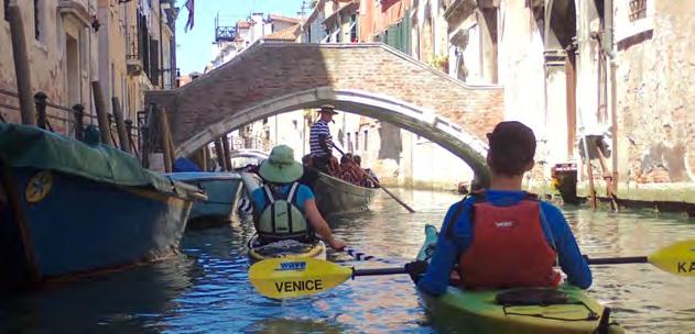 Vores tur i kajakken var en fantastisk mulighed for at se Venedig fra søsiden, et godt supplement til at gå rundt i den fascinerende bys smukke gader.