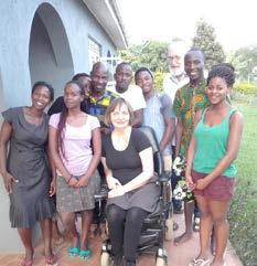 Jeg har boet og arbejdet i Uganda i 20 år. Som kørestolsbruger pga. muskelsvind. Mødet med en helt anden kultur, med fattigdom og med livskraft og håb blev for mig nøglen til det gode liv.