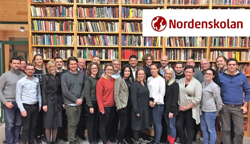 Fokus er på den nordiske models tre ben: Organiseret arbejdsmarked, stabil økonomisk politik og offentlig velfærd.