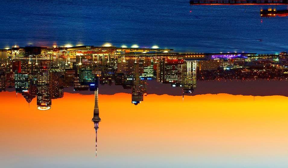 Auckland skyline Auckland er som sagt New Zealands største by, og man vil sige 'ikke den mest new zealandske'.