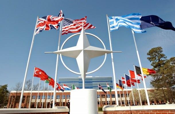 NATO som fredens garant i 70 år NATO sikrer freden og har nu gjort det i 70 år. Alliancen bygger på et ideal om fred, frihed og demokrati, og i 1949 samlee 12 stater sig om disse centrale ideer.