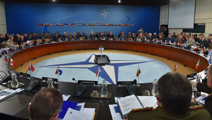 NATO s opgaver På samme måde som NATO s civile søjle udspringer NATO s militære søjle af NATO-medlemslandene.