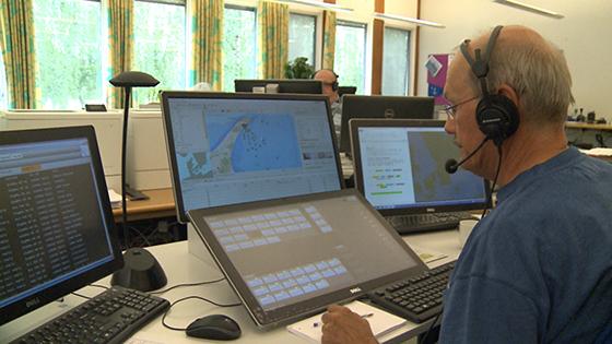 100 år med nødopkald til søs Lyngby Radio fylder 100 år, samtidig med at medarbejderne skifter adresse til Aarhus, hvor de fremover vil være en del af Forsvarets Operationscenter i Jylland.