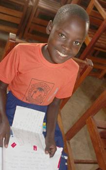 Adiso Marys hverdag på og hendes faddere på 10-årige Adiso Mary fra Uganda og danske 11-årige Alma fra Ugandavej skriver sammen Adiso Mary er 10 år og går i 4. klasse (primary 4), der er ca.