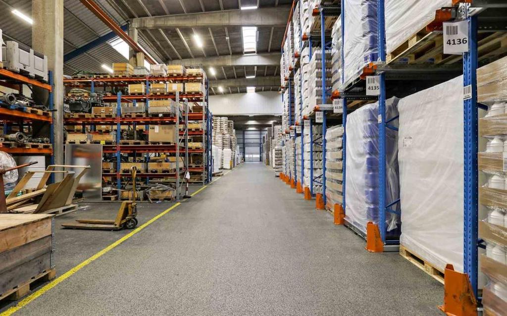 EJENDOMMEN Lager- og produktionsejendom som er velegnet til fortsat produktion men også til lagerformål. DK Domicilejendom på i alt 12.152 m² (iflg.
